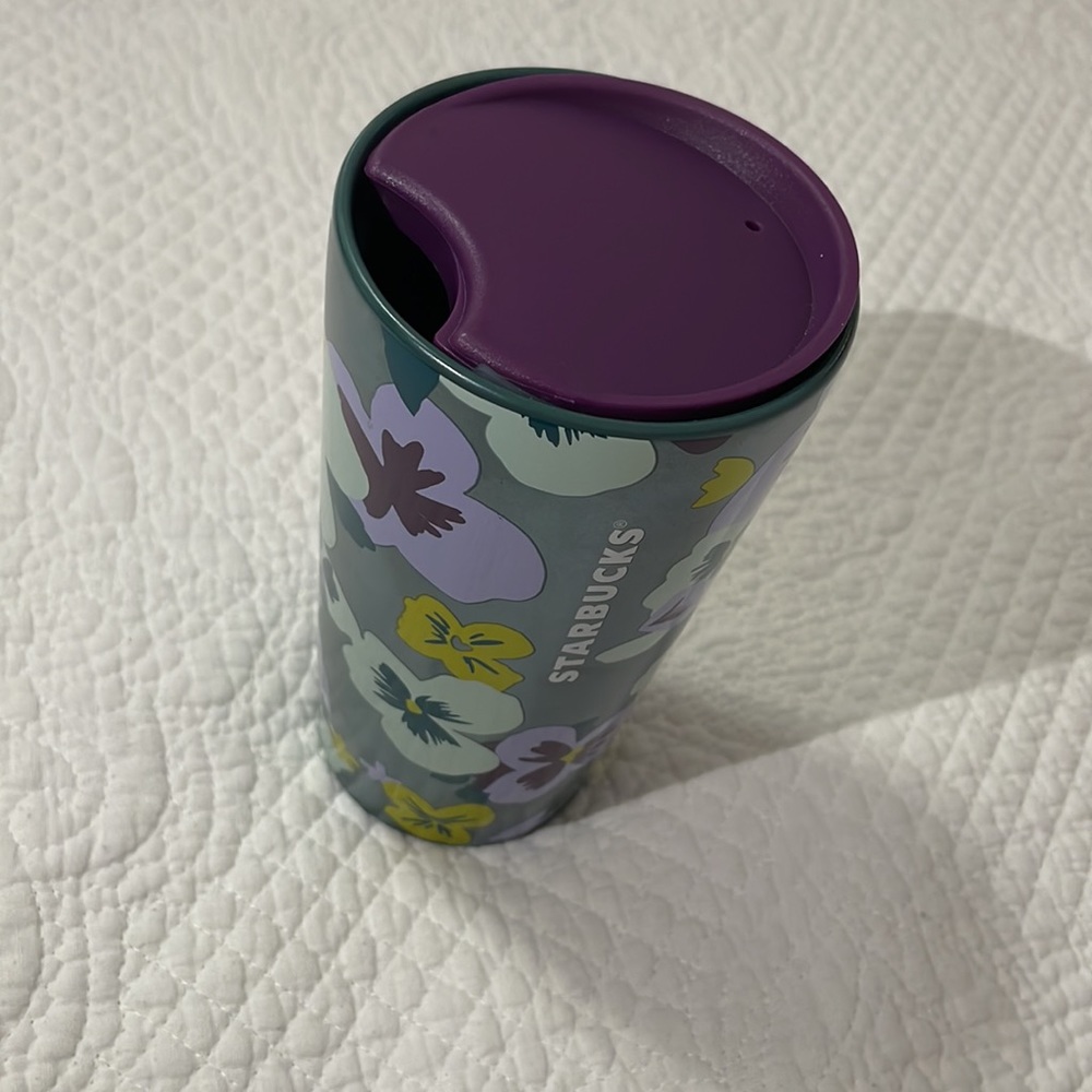 INSULATED STARBUCKS MUG. NEW CONDITION. - Picture 2 of 3
